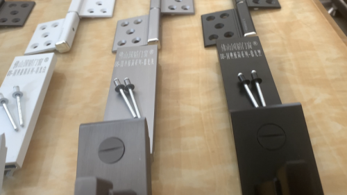 08國(guó)典極簡(jiǎn)微縫系列平門(mén)，型材/拉釘/鎖具/合頁(yè)同色！